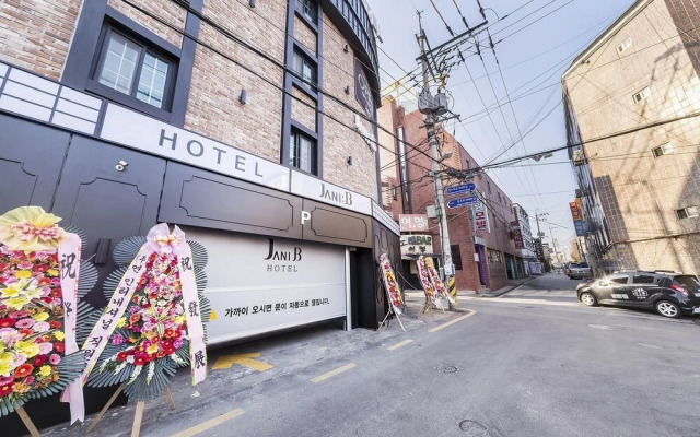Rio Tourist Hotel