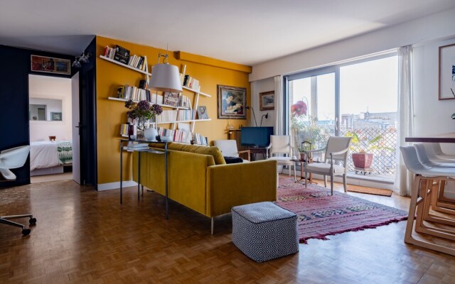 Eiffel Tower Design Residence