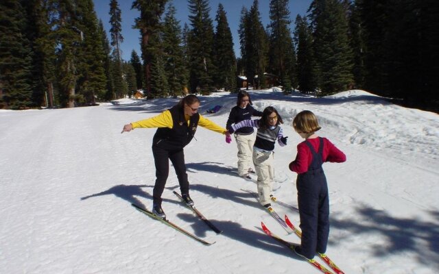 Montecito Sequoia Lodge