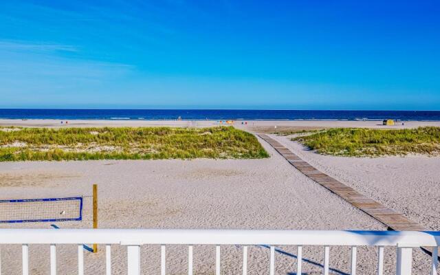 Paradise Oceanfront Resort