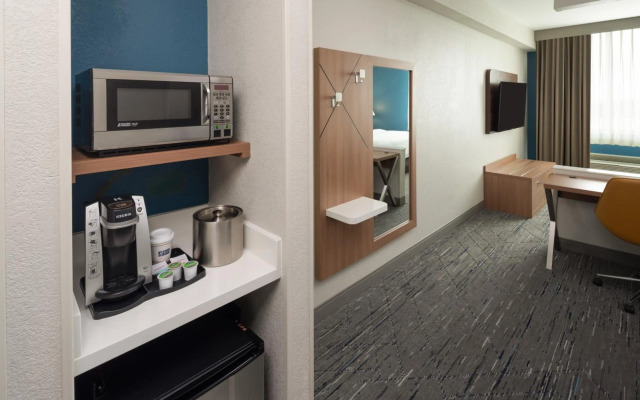 Holiday Inn Express Miami Airport Blue Lagoon Area by IHG