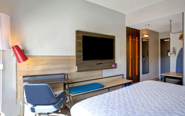 Tru By Hilton Monroe