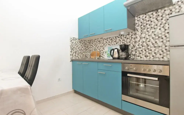 Apartment 1819
