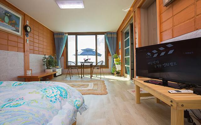 Haenam Sunset Glowing Sea Pension