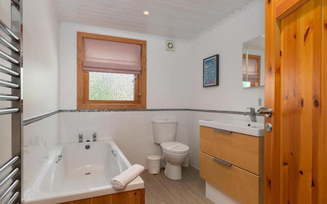 The Bluebell - Luxury Lodge With Hot Tub
