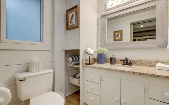 Nantucket Hide-away Cottage on Saint Marys River!