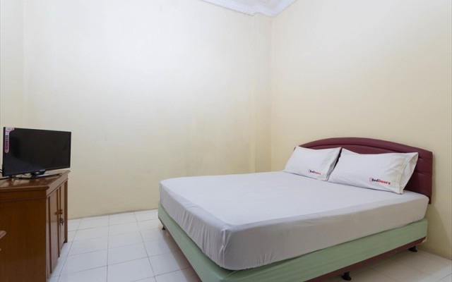 RedDoorz near Lokasari Mangga Besar 7