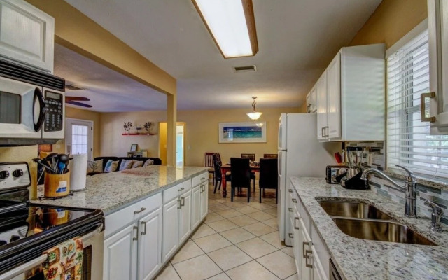 Clearwater Beach Cabana by RedAwning