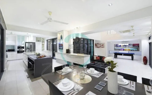 ZENLUX INFINITY - 4BR with Private Pool