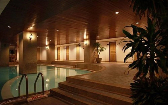 City Beach Resort