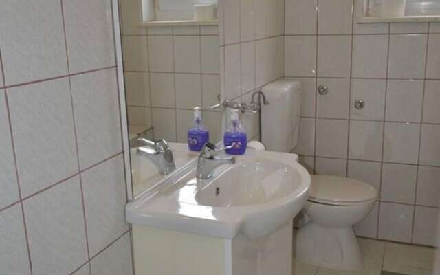 Stunning 2-bed Apartment in Okrug Gornji