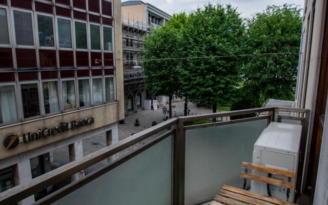 Luxury Apartment With Balcony