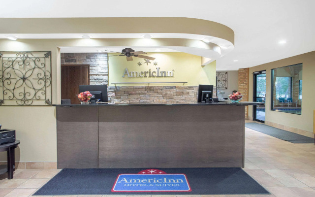 AmericInn by Wyndham Delafield-Waukesha-Milwaukee