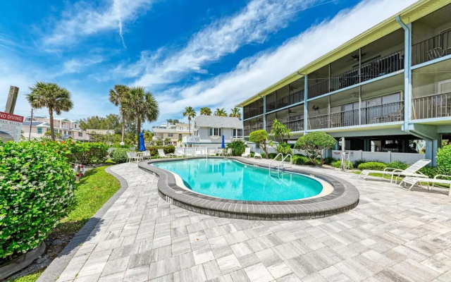 Sunset Beach 102 - 2716 Gulf