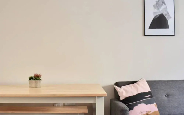 Spacious 4 Bedroom Flat in Central Brighton