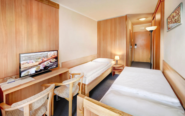 Hotel FIS