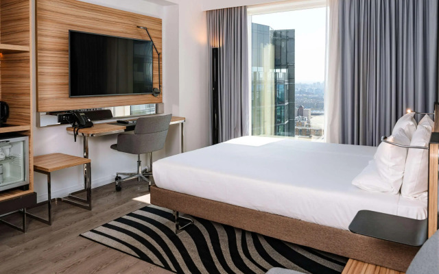 Отель Novotel London Canary Wharf 