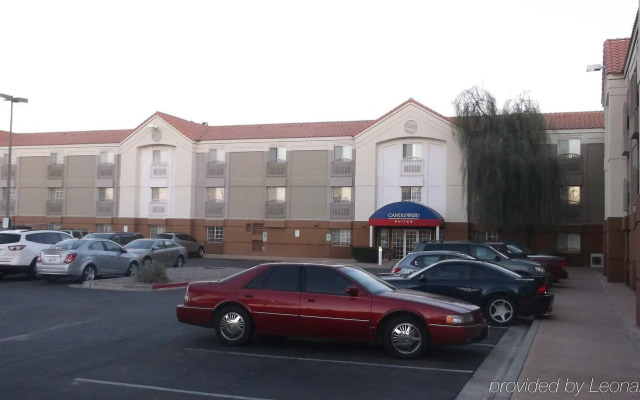 Sonesta Simply Suites Phoenix Tempe