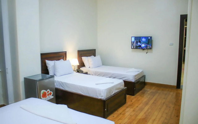 Midtown Hostel