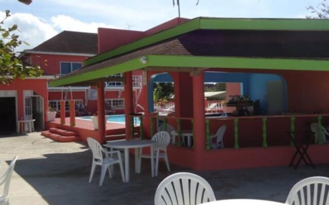 Shields Negril Villas