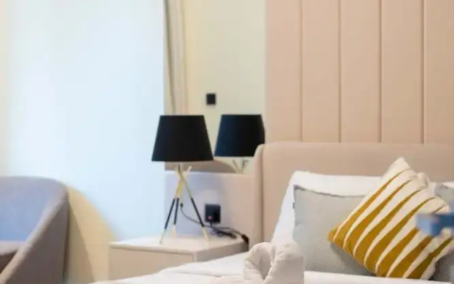 LUX 1BR Near B.khalifa