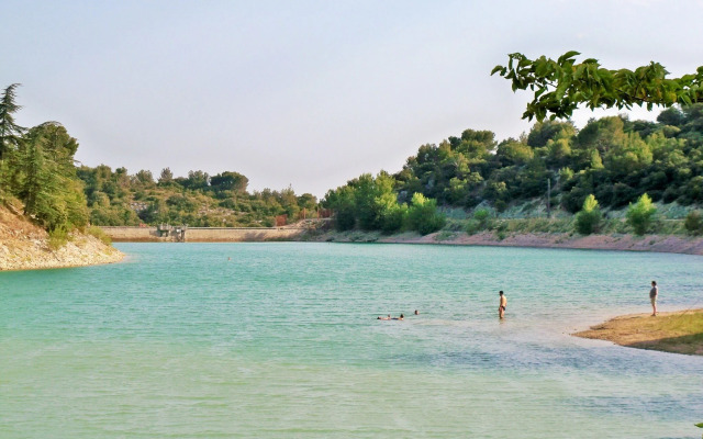 Provencal holiday home with private terrace, Bédoin