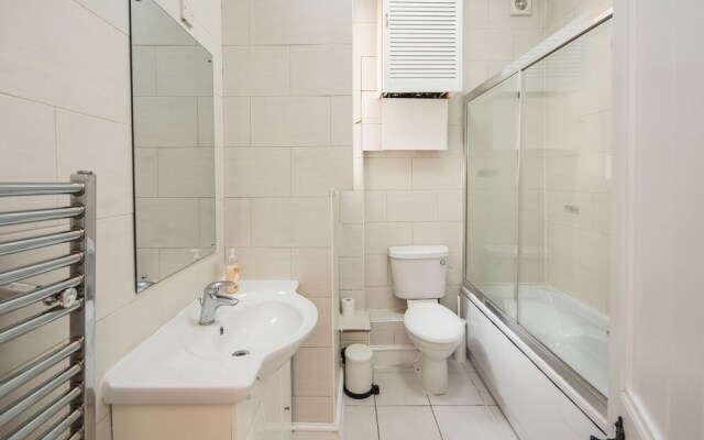 Gloucester Station Gem, 3 Bedroom Oasis