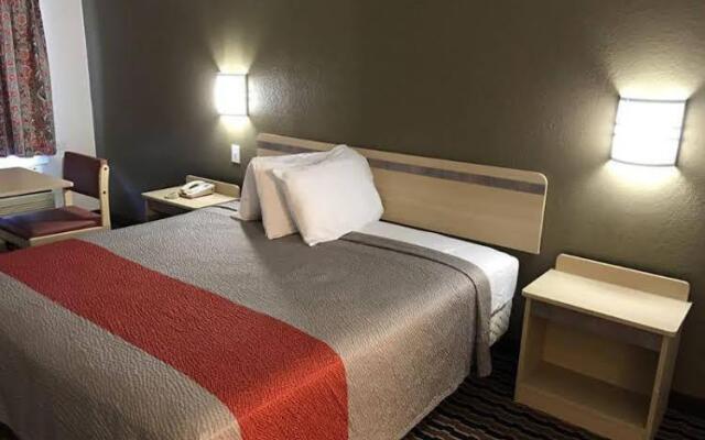 Motel 6 Cincinnati North