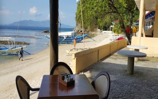 La Laguna Beach Club & Dive Center