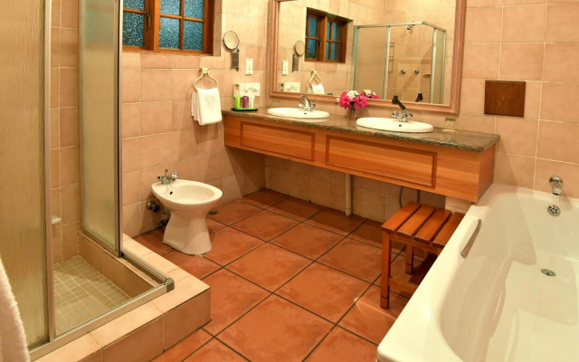 Coach House Hotel & Spa