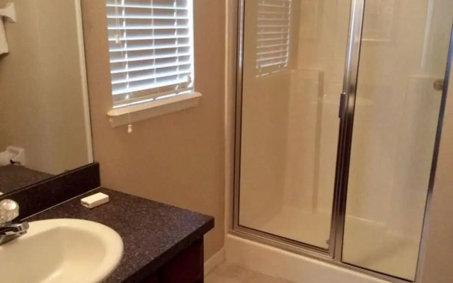 Four Bedroom Pool Home - 150 EP - Vusa