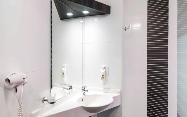 ibis Styles Rouen Val De Reuil