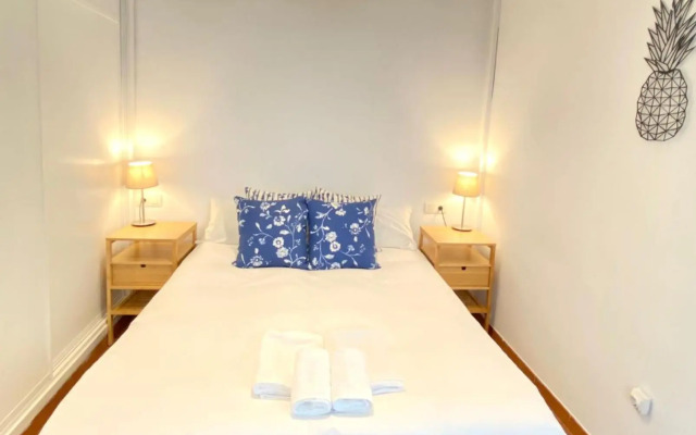 Comfortable studio old town, parking optional