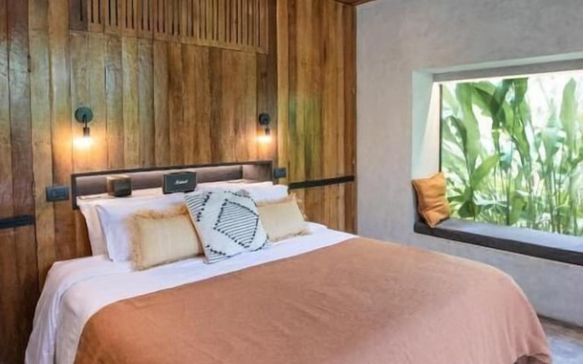 Surfing Temple Boutique Hotel