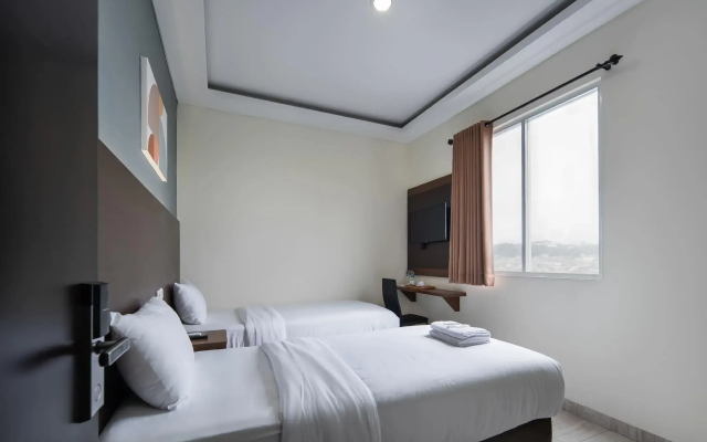 Cove West Inn
