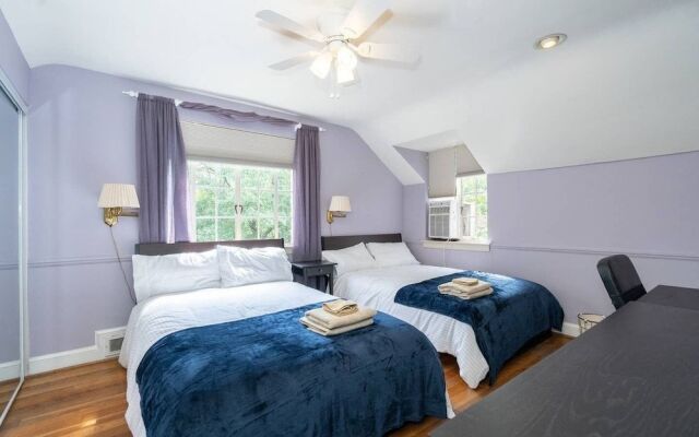 Spacious 4BR CozySuites in Old Town Alexandria