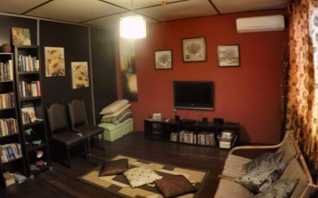 Threehouse Bed & Breakfast - Hostel