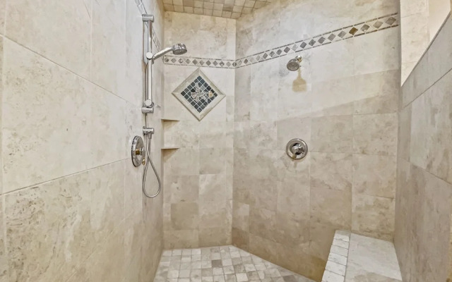 Mountain View Ski Lodge 5 Bedroom Townhouse