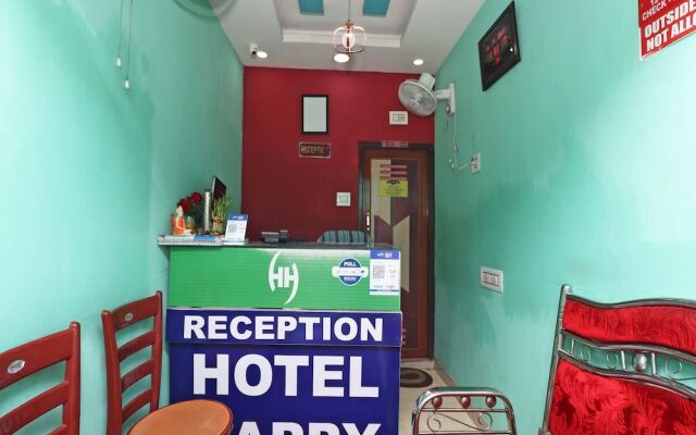 Oyo 37334 Hotel Happy