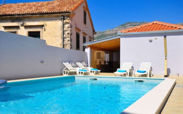 Holiday Home Belmondo