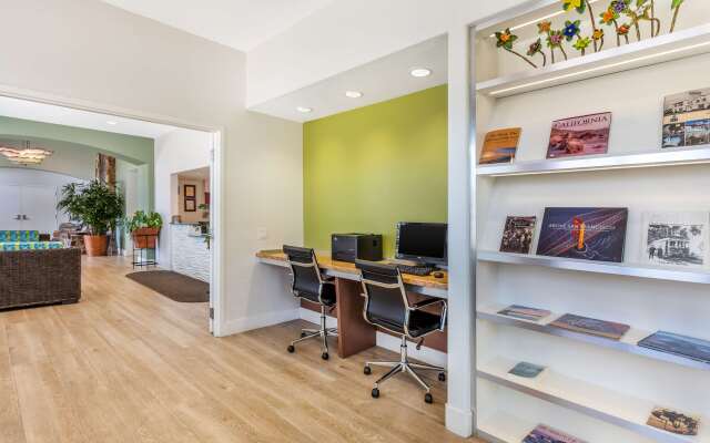 Best Western Plus Capitola By-the-sea Inn & Suites