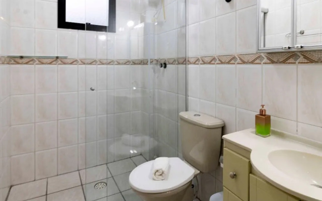 Apto com Excelente Localiza o a 50m da Praia