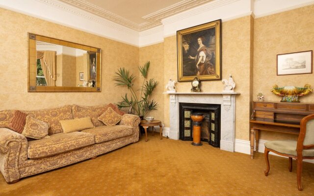 Summerhill Hotel