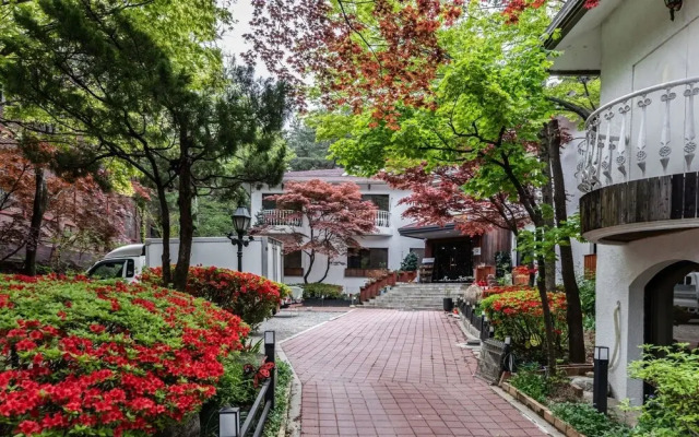 Sokcho White House