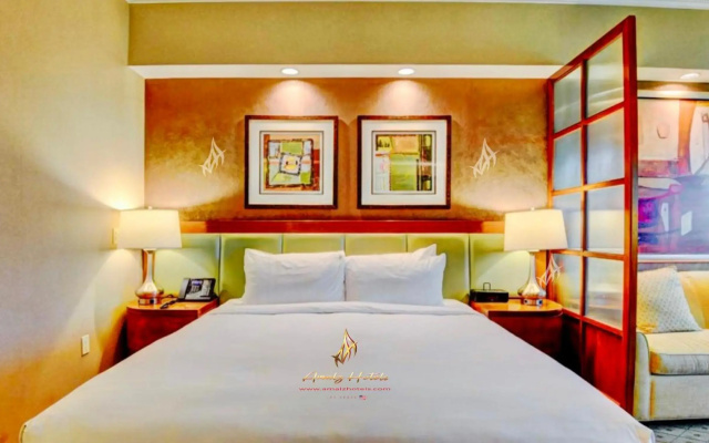 888 Signature Suites Collection at Signature Condo Hotel