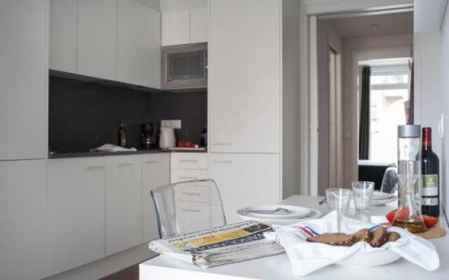 Stylish Modern Gracia Apartment 2A