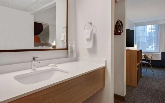 Spark by Hilton Rochester University Area