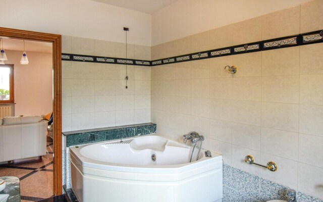 Nice Apartment in Davoli Marina With 2 Bedrooms and Wifi