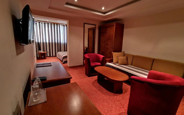 Hotel BaMBiS