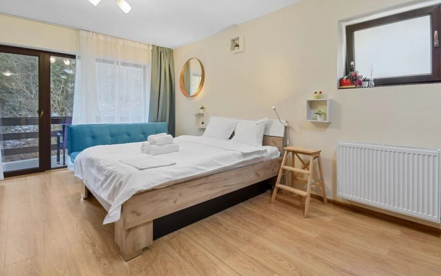 Cozy Studio with Panoramic Mountain View